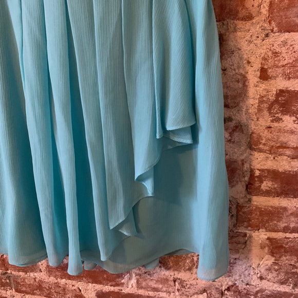 DAVID’S BRIDAL Short Crinkle Chiffon Dress Pool 10 - Picture 4 of 8